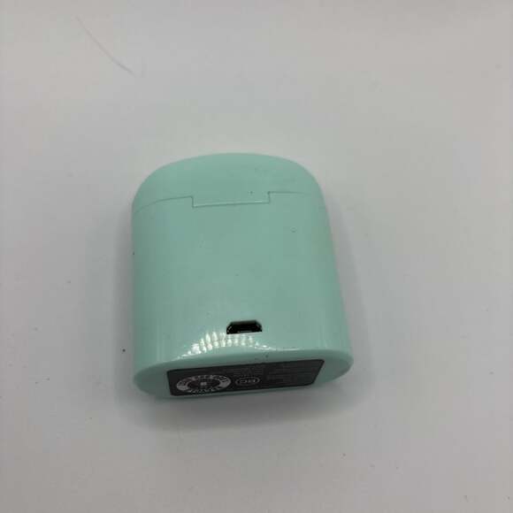 Wireless Gear Model 2A True Wireless Earbuds, Mint Green with charging case - Picture 4 of 4